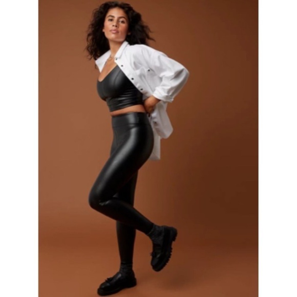 NWT Offline by Aerie Real Luxe Black Faux Leather Leggings Hi-Rise Size XS